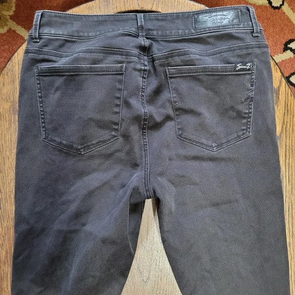 Seven7 Faded Black Distressed Legging Jeans Size Women's 12 - Picture 4 of 11